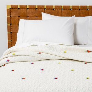 Tassel Quilt Cream - Opalhouse